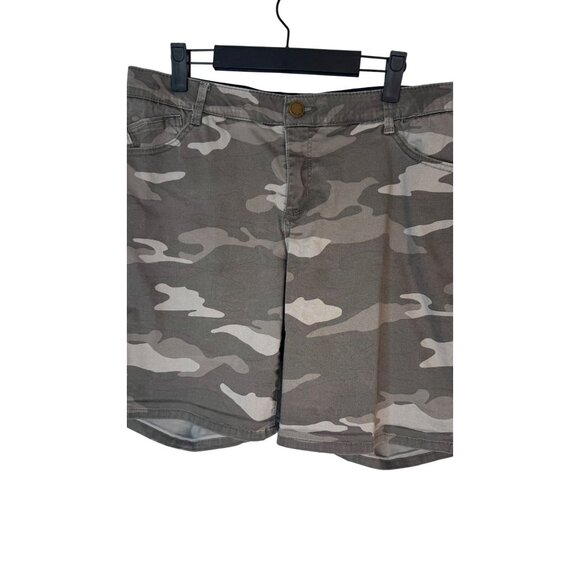 2/$30 Wit & Wisdom Size 14 Womens Camouflage Cargo Shorts Cotton/Spandex - Picture 15 of 16